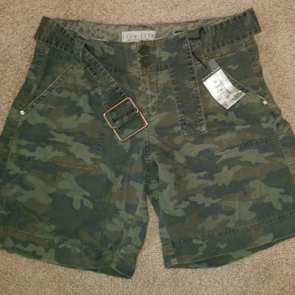SANCTUARY  Camoflauge shorts